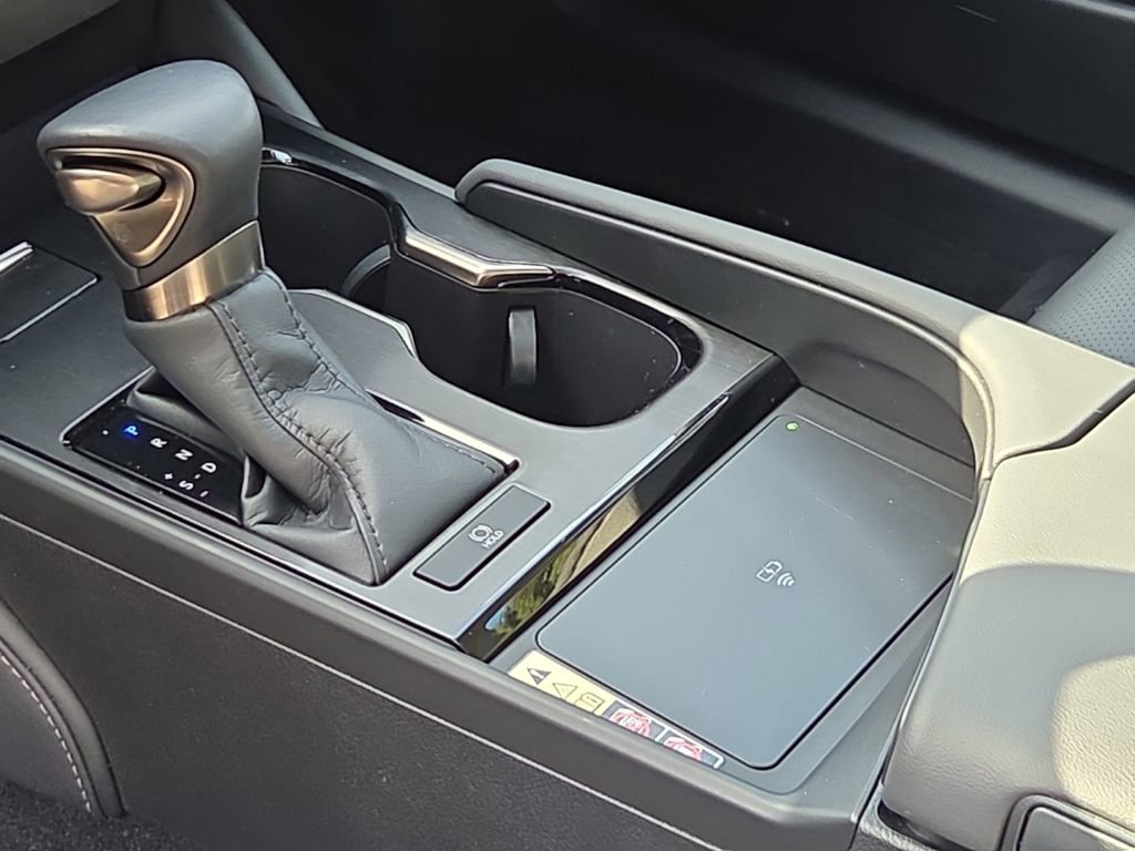 Certified 2023 Lexus ES 250 w/ Premium Package image 13