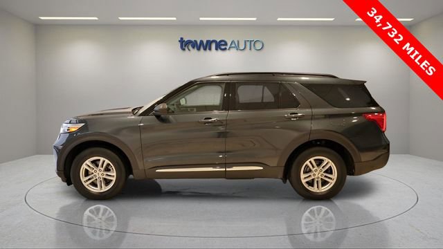 Used 2023 Ford Explorer XLT image 3