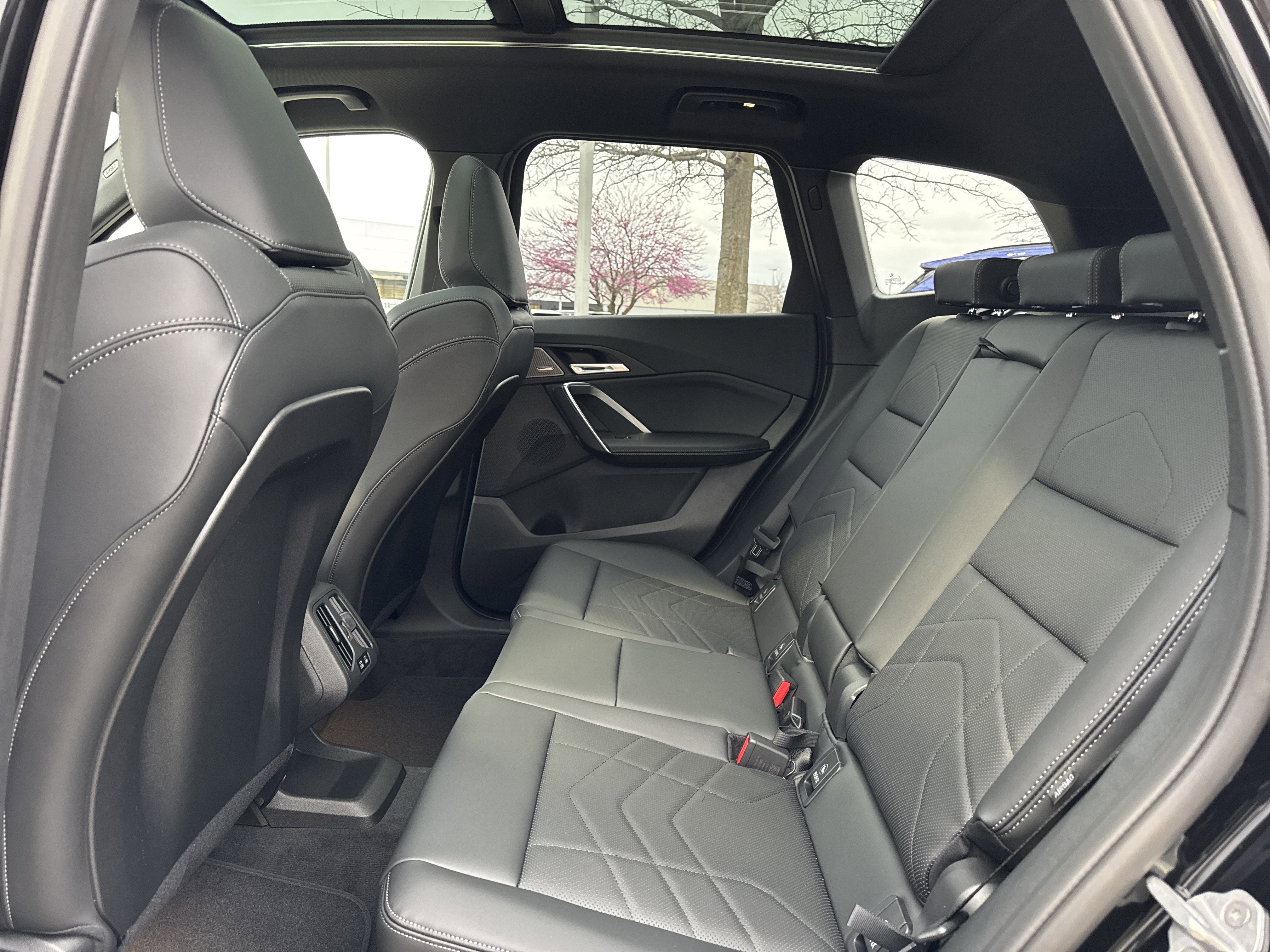 New 2026 BMW X1 xDrive28i AWD/4WD image 11