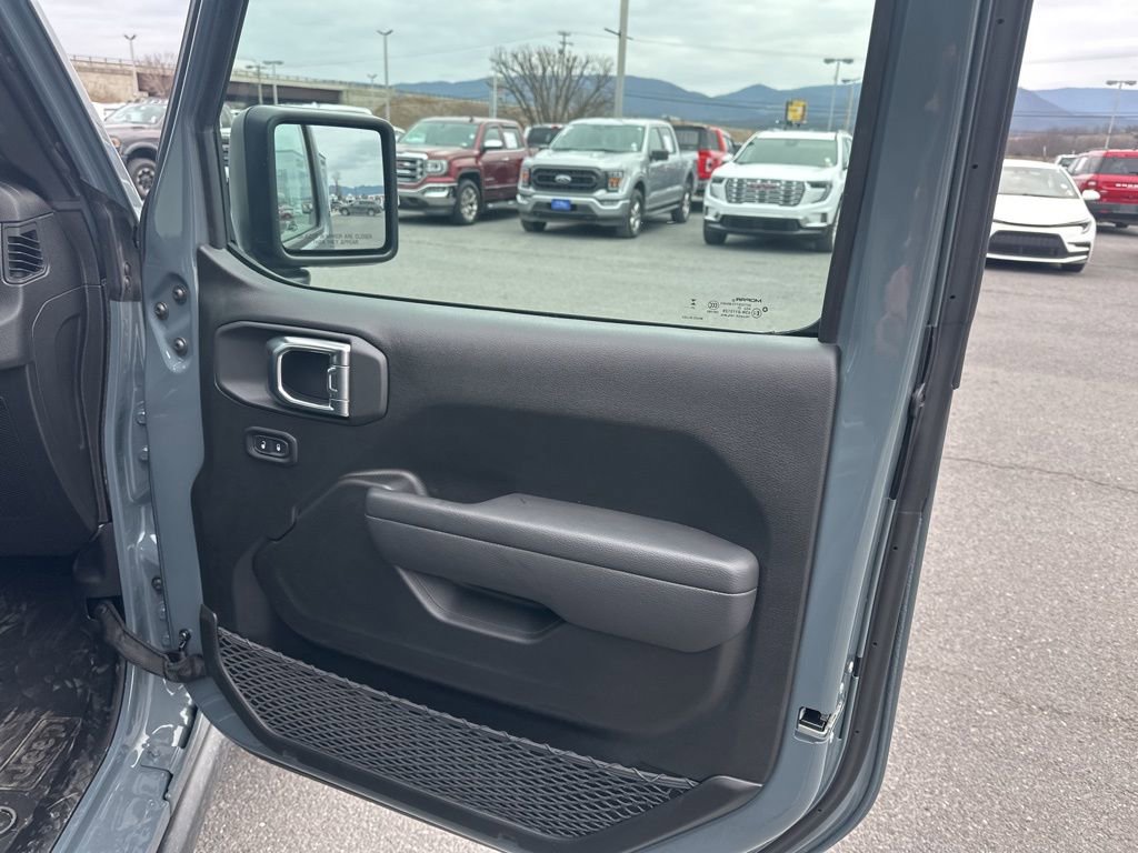 Used 2025 Jeep Wrangler Sport S image 58