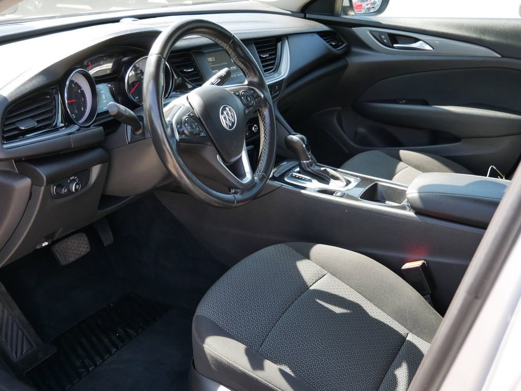 Used 2018 Buick Regal Preferred image 10