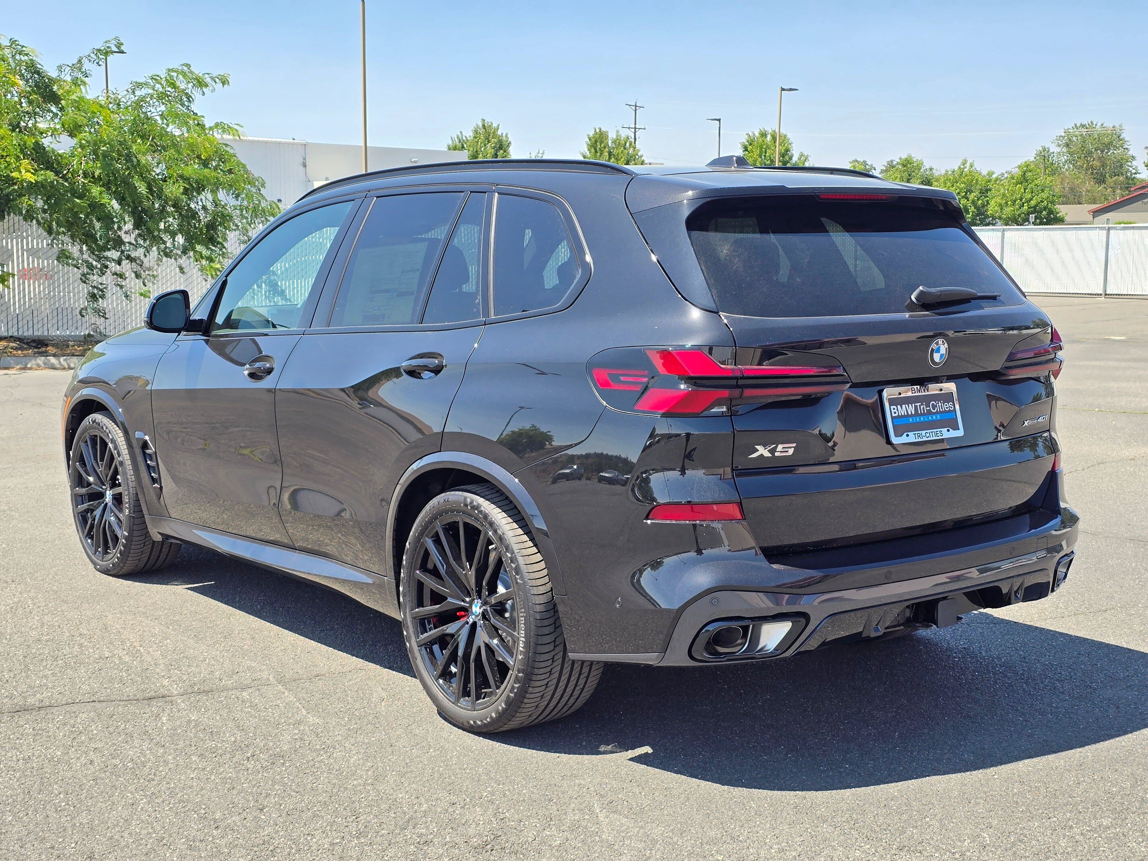New 2026 BMW X5 xDrive40i w/ M Sport Package AWD/4WD image 4