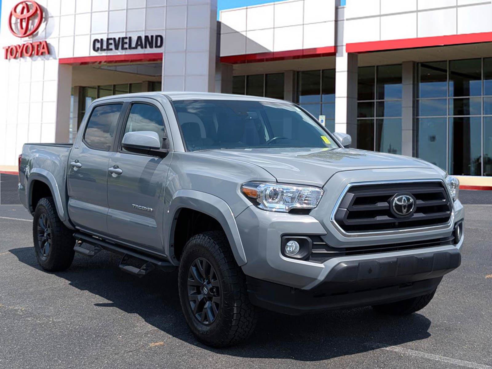 Used 2021 Toyota Tacoma SR5 AWD/4WD image 2