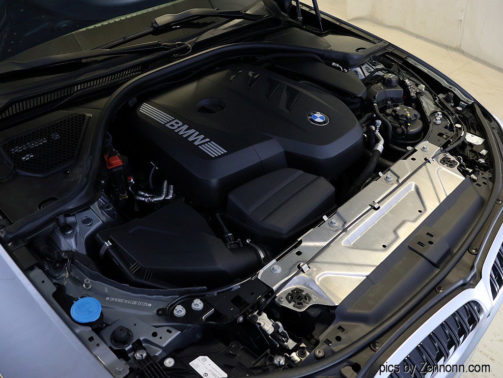 Certified 2025 BMW 330i xDrive Sedan image 37