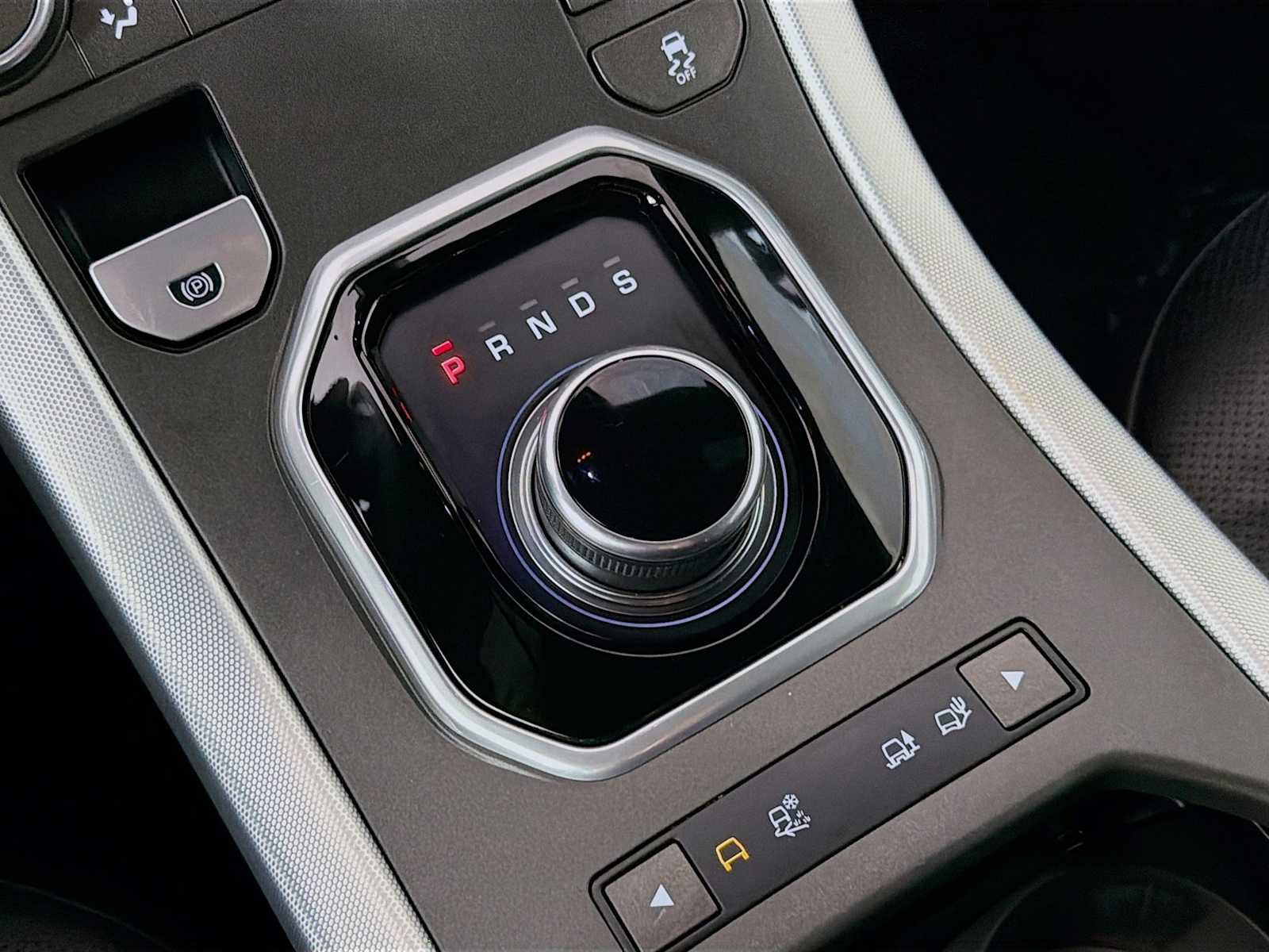 Used 2017 Land Rover Range Rover Evoque SE Dynamic image 17