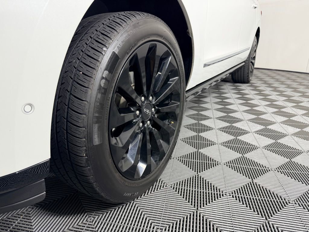 Used 2022 Lincoln Navigator L Reserve image 11