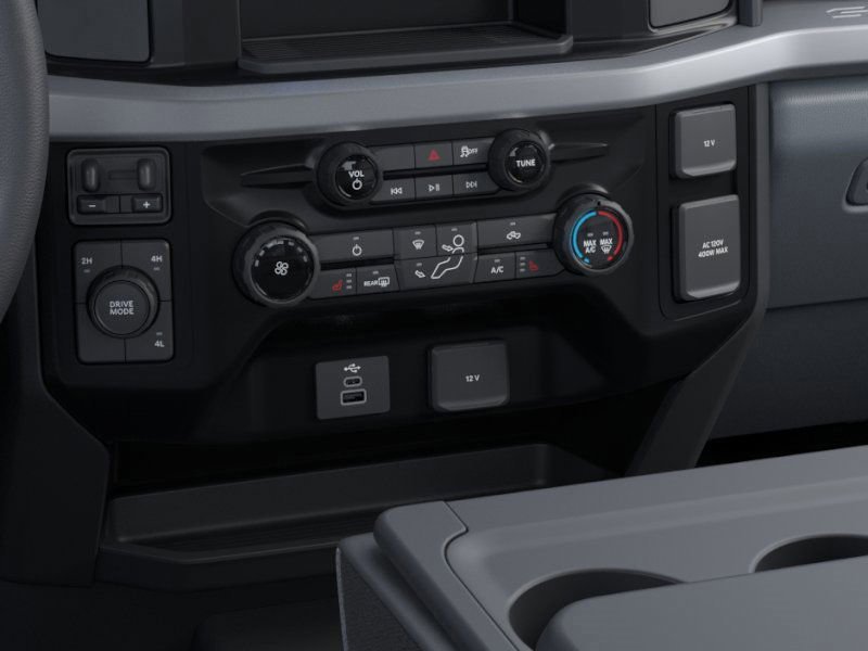 New 2025 Ford F550 4x4 Crew Cab w/ XLT Value Package image 15