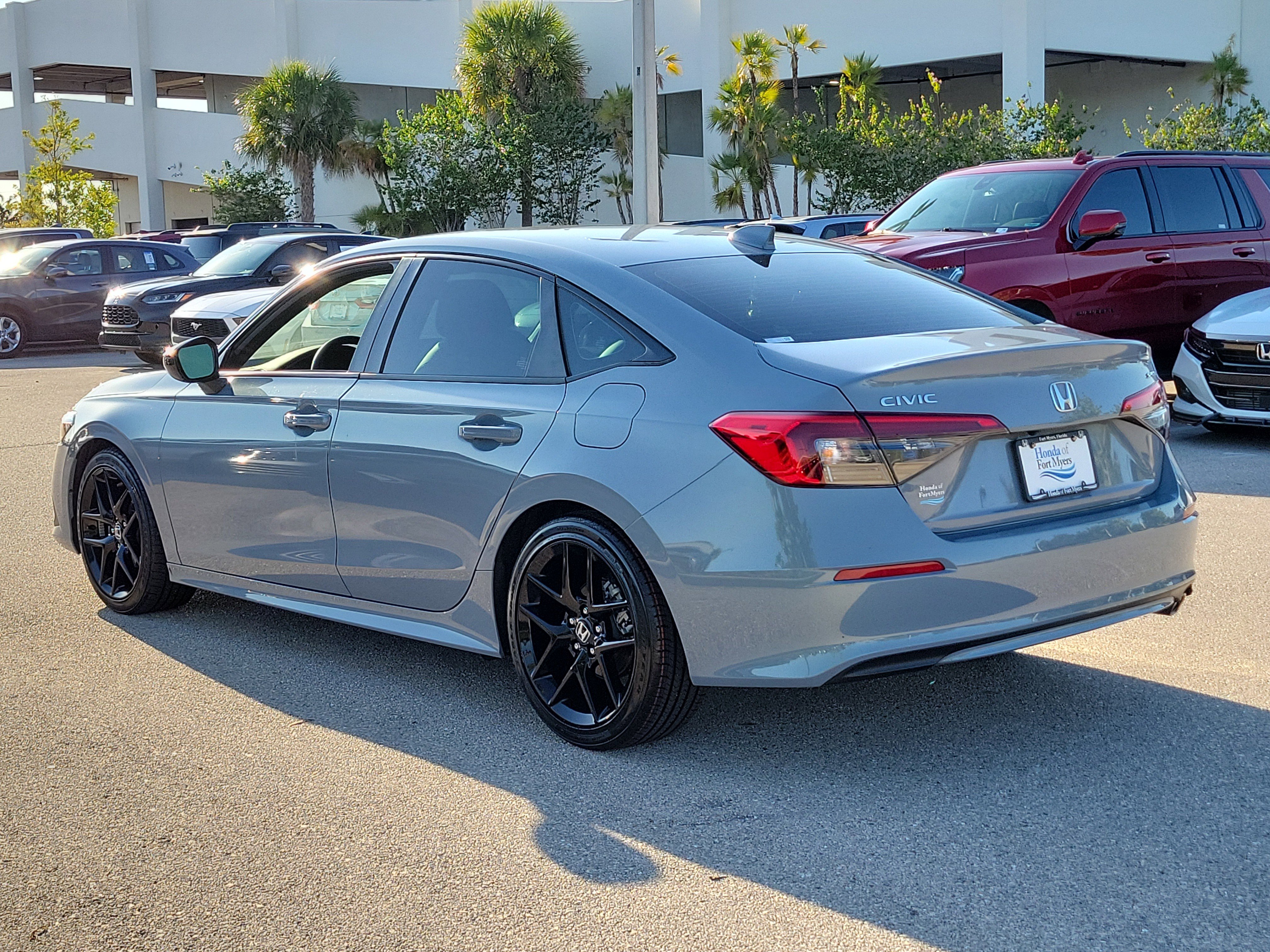 Used 2023 Honda Civic Sport image 4
