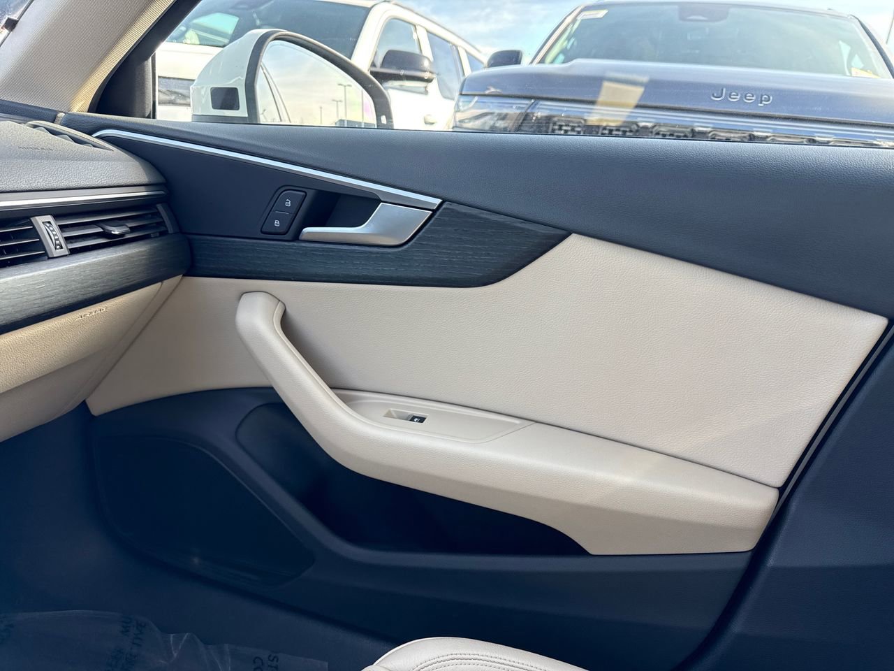 Used 2019 Audi A4 2.0T Premium w/ Convenience Package image 27