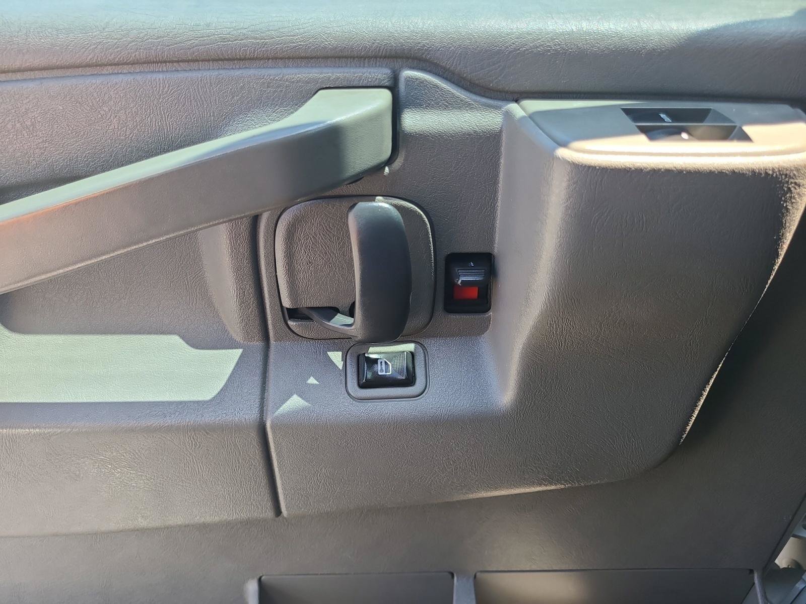 Used 2018 GMC Savana 2500 w/ Driver Convenience Package RWD image 10