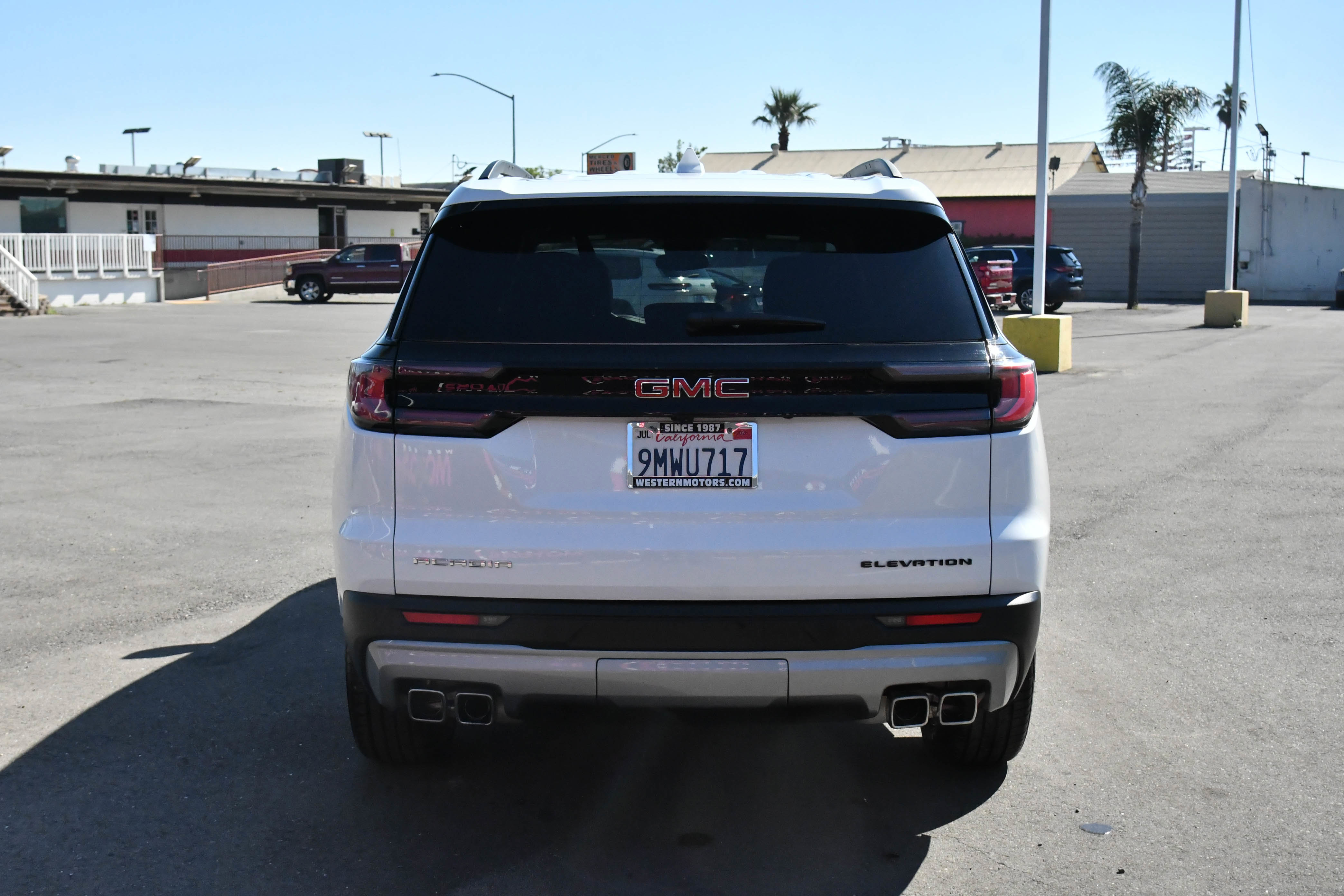 Used 2024 GMC Acadia Elevation image 7