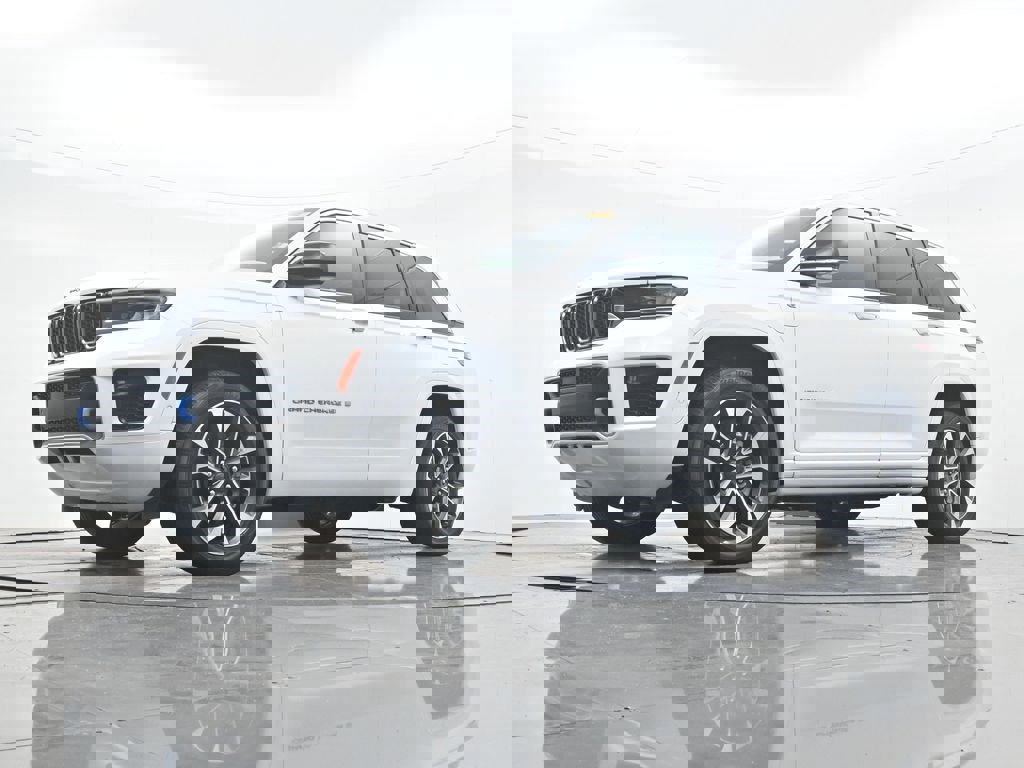 Used 2023 Jeep Grand Cherokee Overland image 26