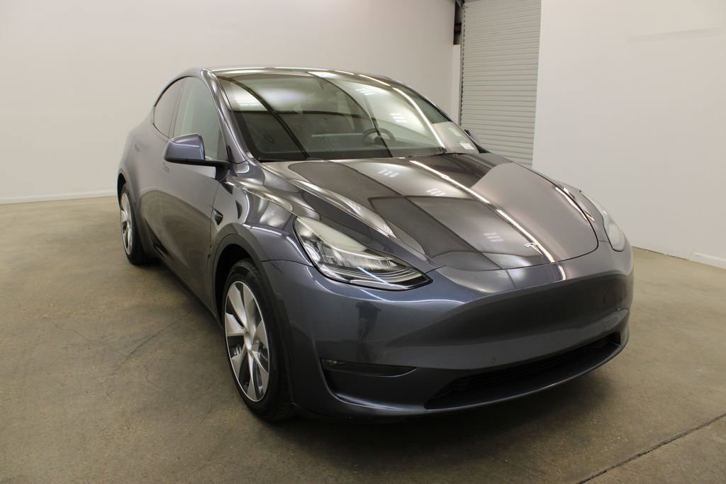 Used 2022 Tesla Model Y Long Range image 6