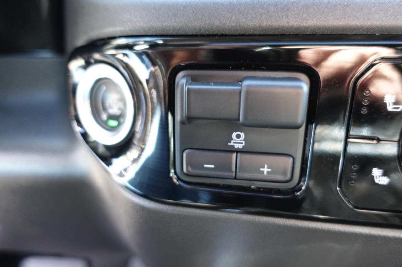 Used 2022 Chevrolet Silverado 1500 LT Trail Boss w/ LT Trail Boss Premium Package AWD/4WD image 55