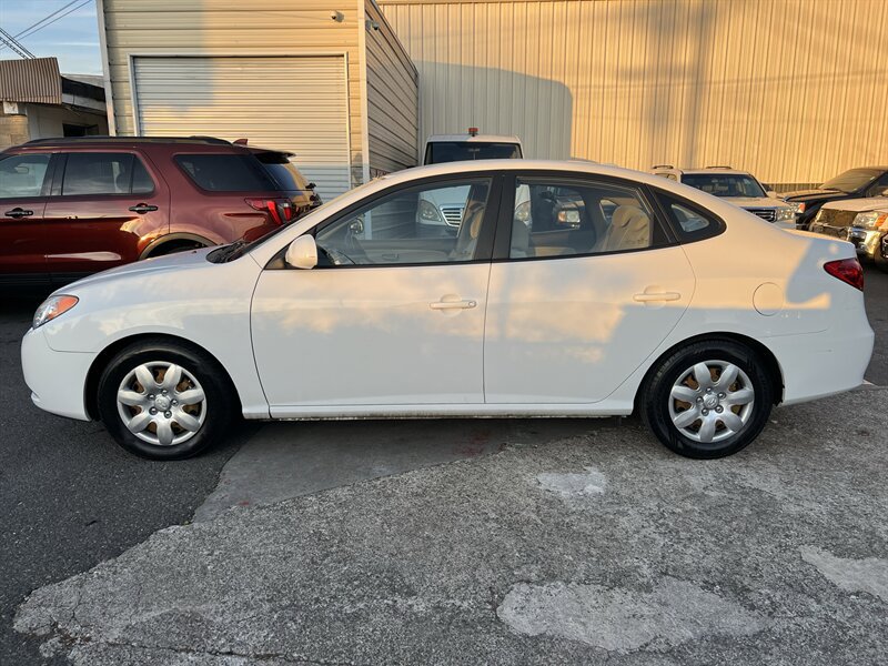Used 2008 Hyundai Elantra GLS FWD image 2