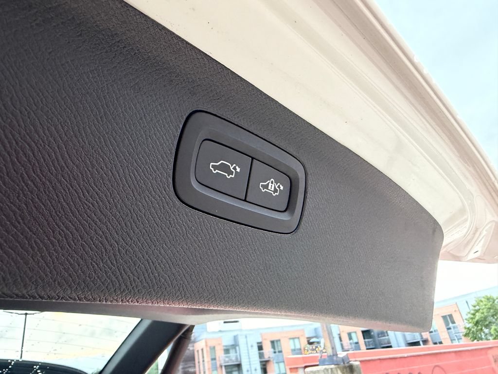 Certified 2025 Volvo XC90 T8 Ultra w/ Protection Package Premier AWD/4WD image 29
