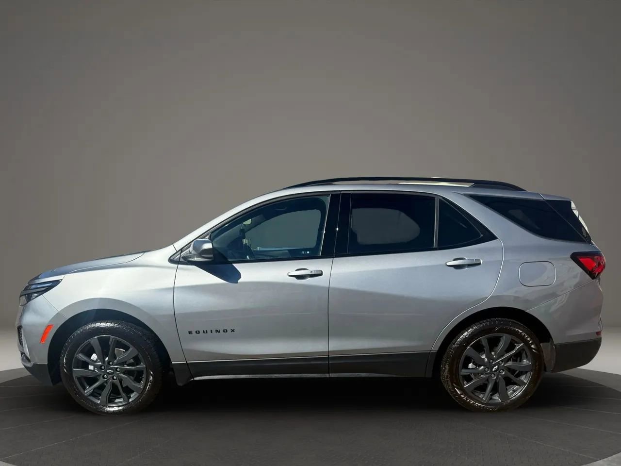 Used 2023 Chevrolet Equinox RS image 8