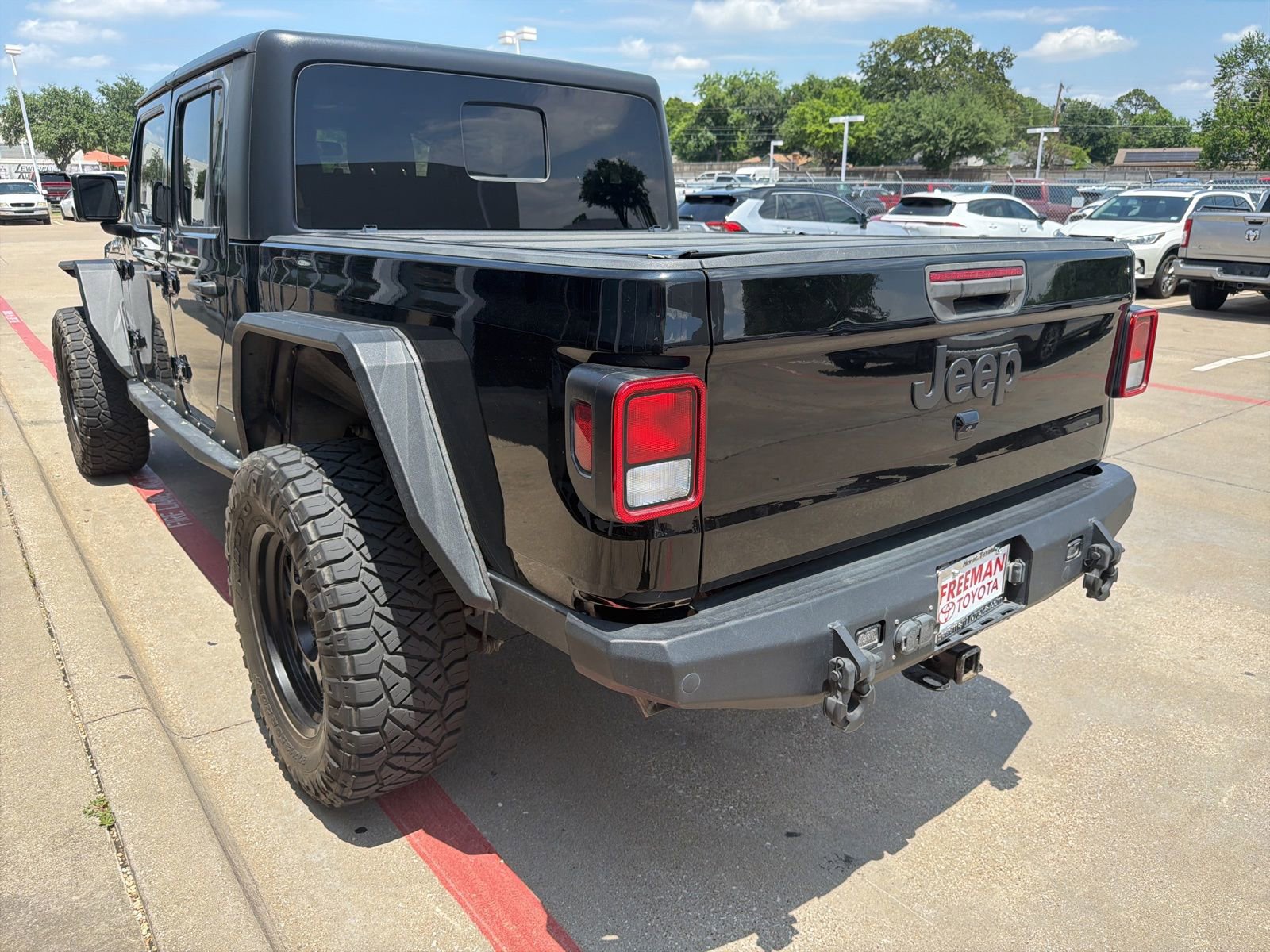 Used 2022 Jeep Gladiator Sport AWD/4WD image 8