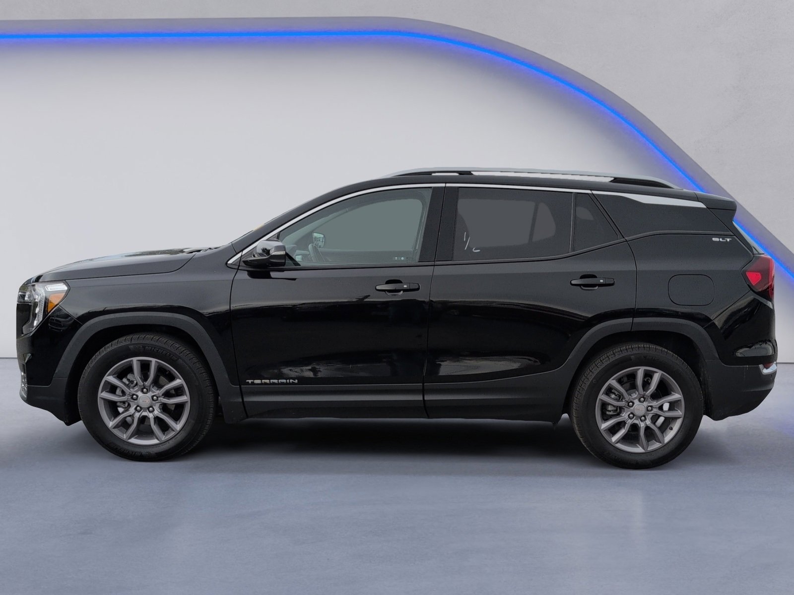 Used 2024 GMC Terrain SLT w/ Infotainment Package II image 5