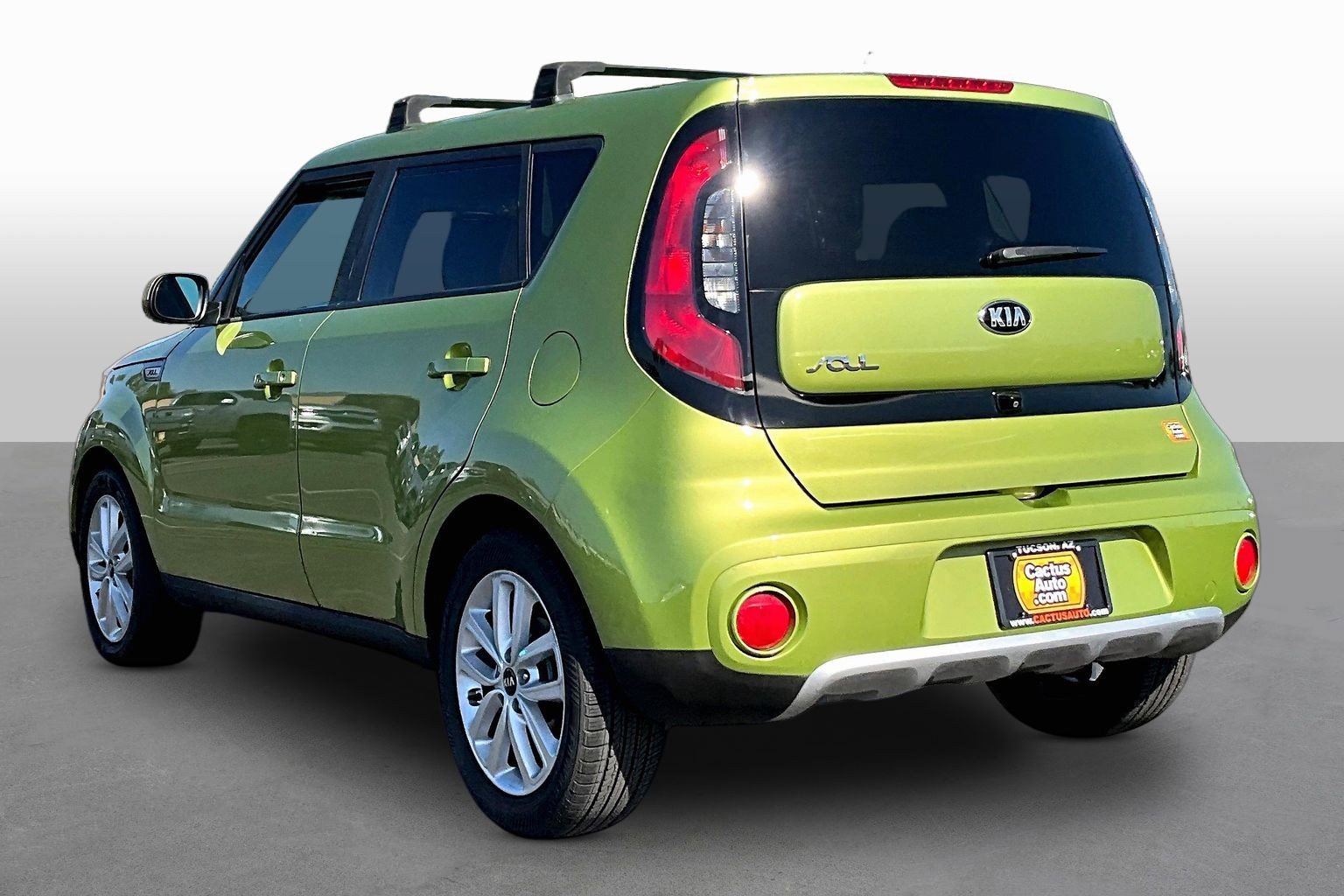 Used 2018 Kia Soul + FWD image 11