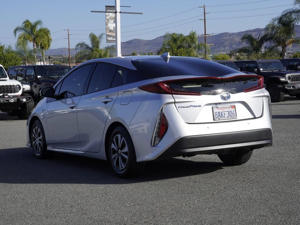 Used 2017 Toyota Prius Prime Advanced w/ Carpet Mat Package FWD image 6