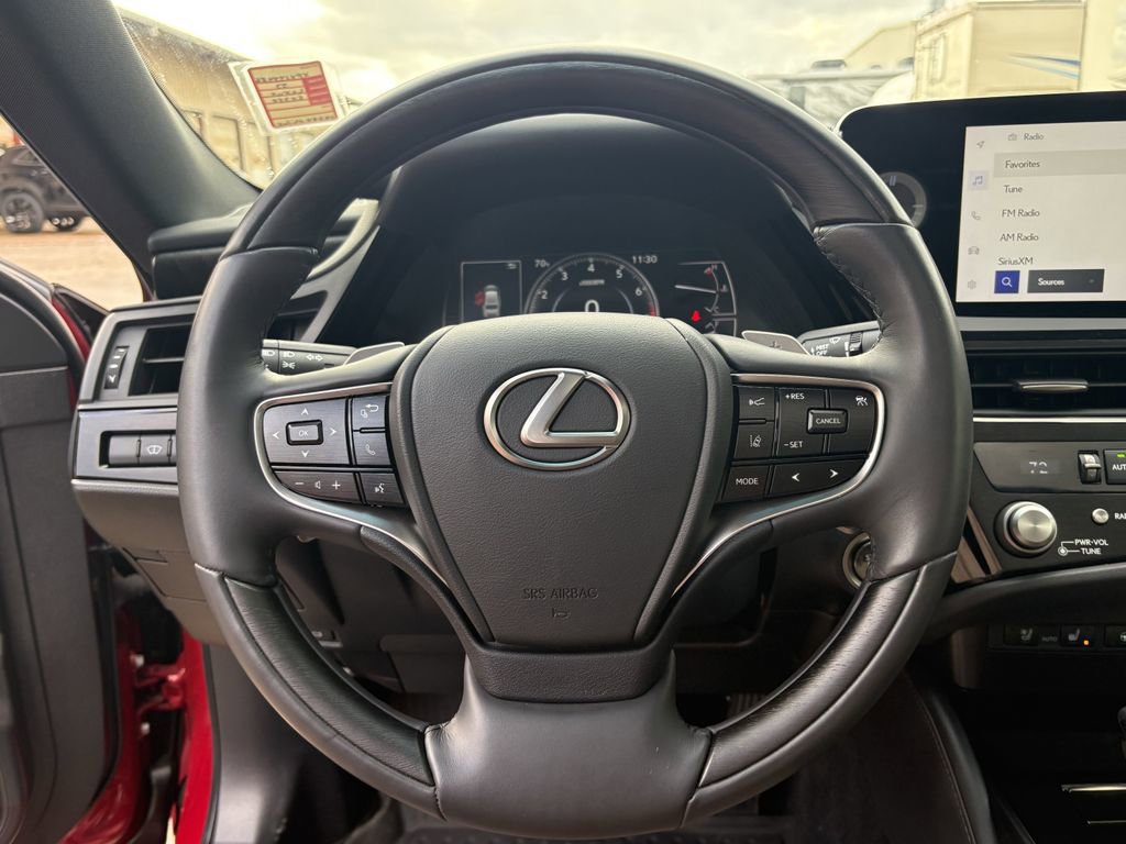 Used 2023 Lexus ES 350 Ultra Luxury w/ Accessory Package (Z2) image 15
