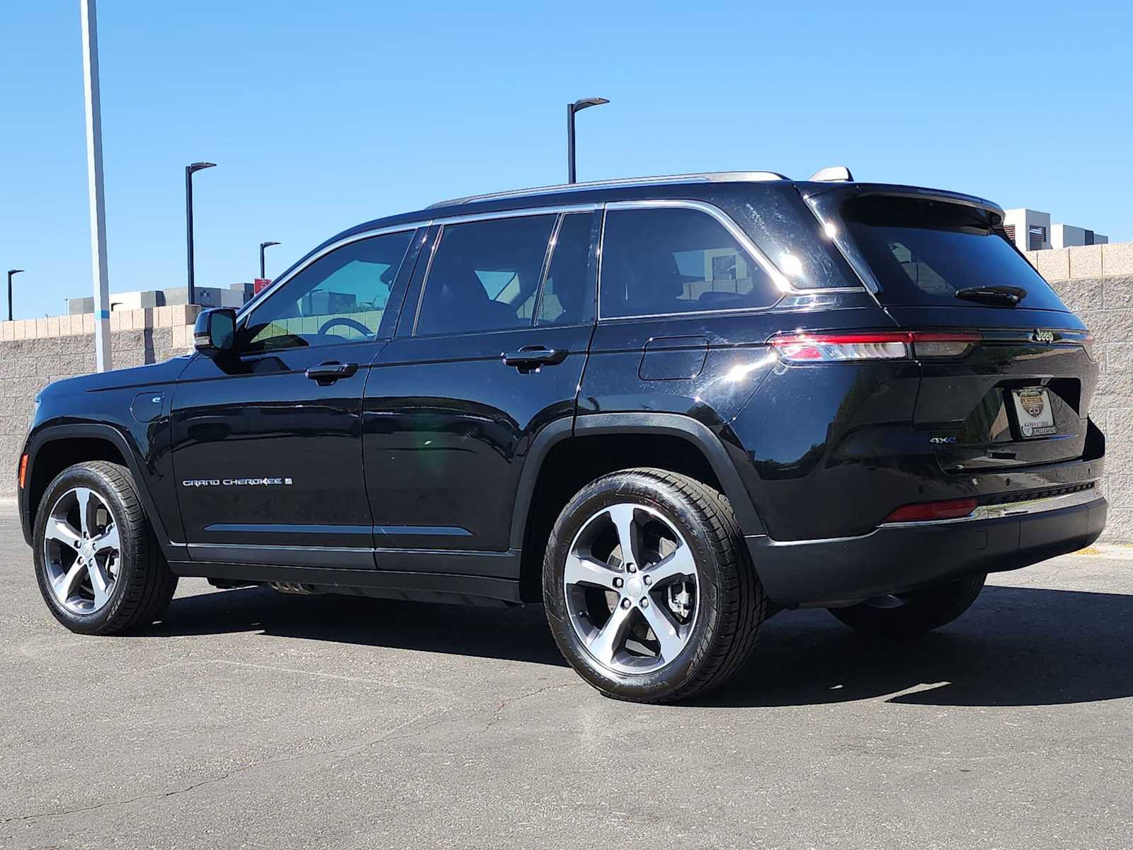 Used 2024 Jeep Grand Cherokee Limited 4xe AWD/4WD image 6