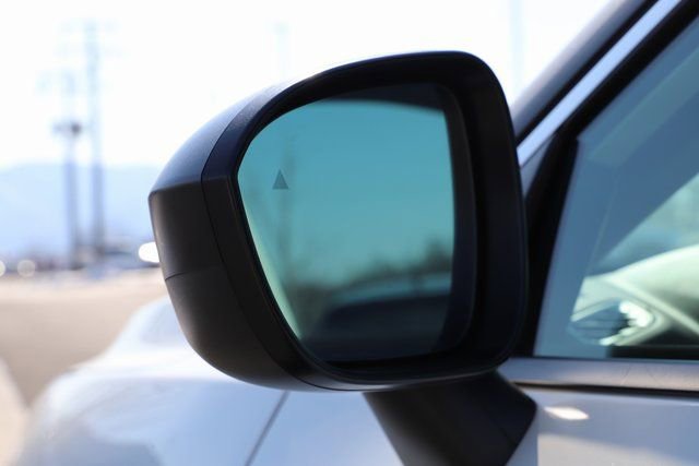 Used 2023 Nissan Rogue S image 9