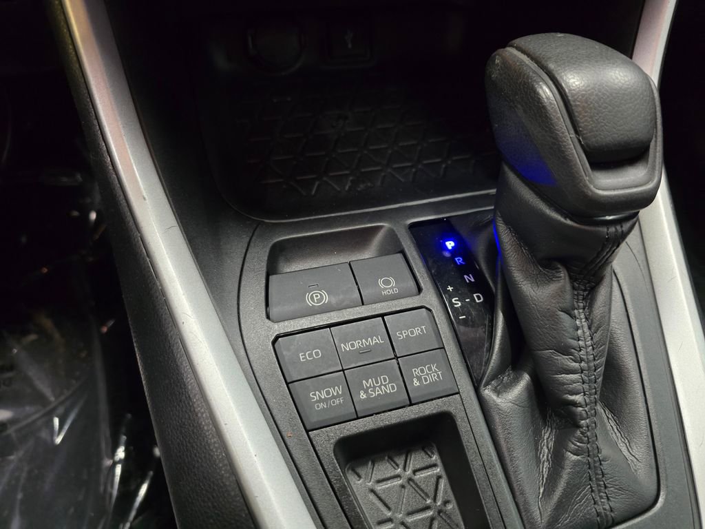 Used 2020 Toyota RAV4 LE w/ All Weather Liner Package image 24