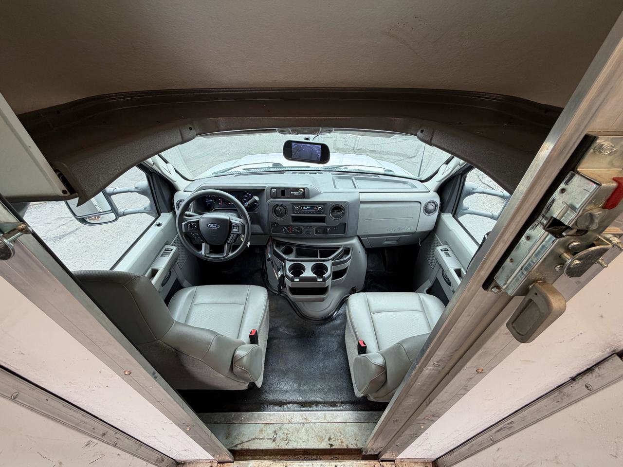Used 2023 Ford E-450 and Econoline 450 Super Duty w/ Power Windows & Locks Group RWD image 31