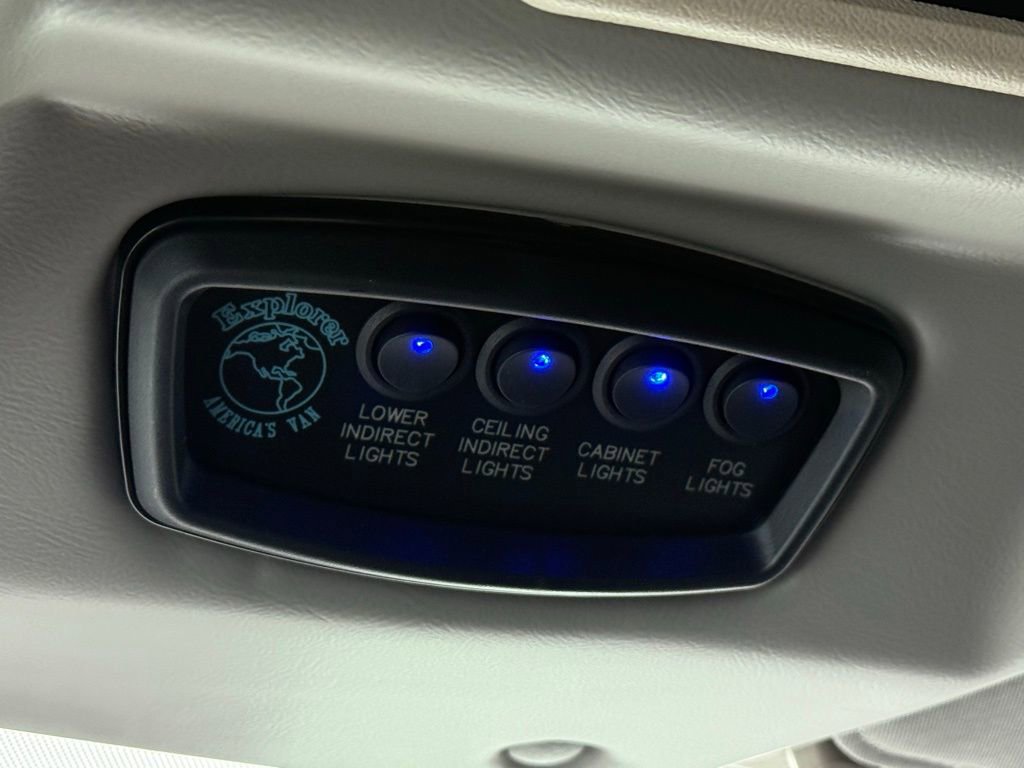 Used 2023 GMC Savana 2500 image 28