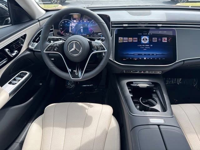 New 2026 Mercedes-Benz E 350 4MATIC Sedan image 10