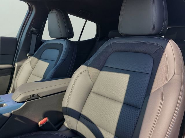 New 2026 Chevrolet Equinox EV LT w/ LPO, Blackout Package FWD image 23