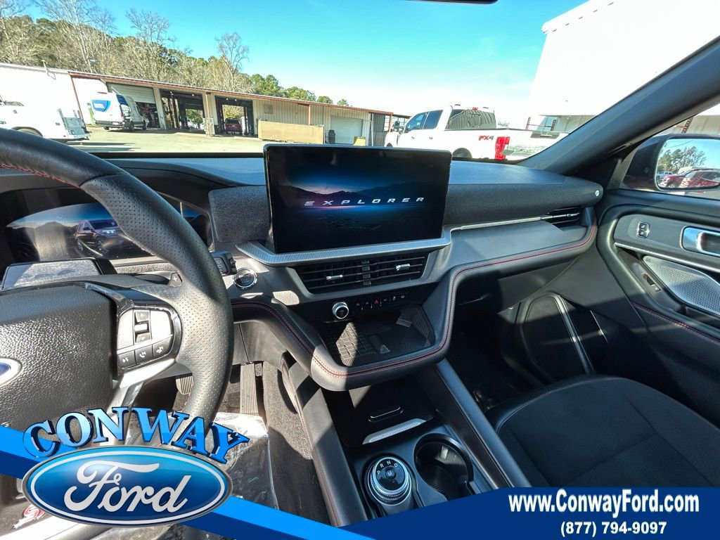 Used 2025 Ford Explorer ST image 34