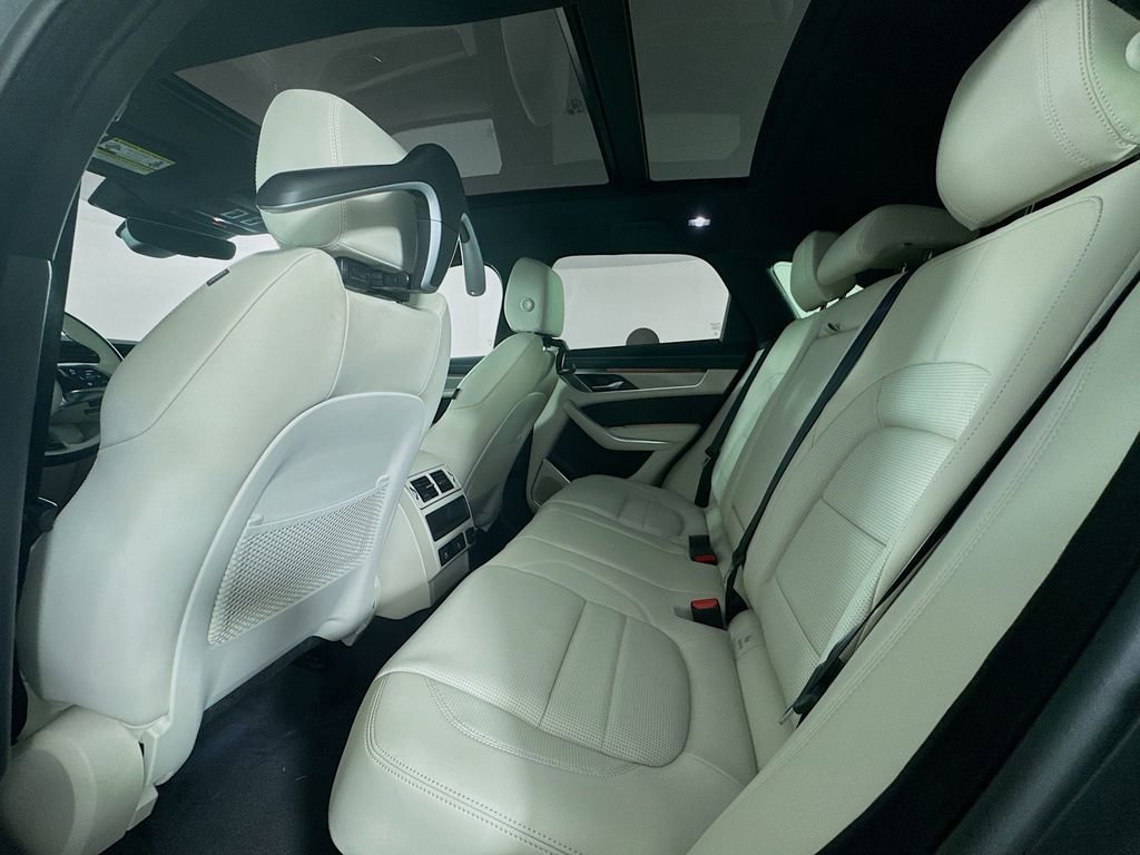 New 2026 Jaguar F-PACE R-Dynamic S image 24