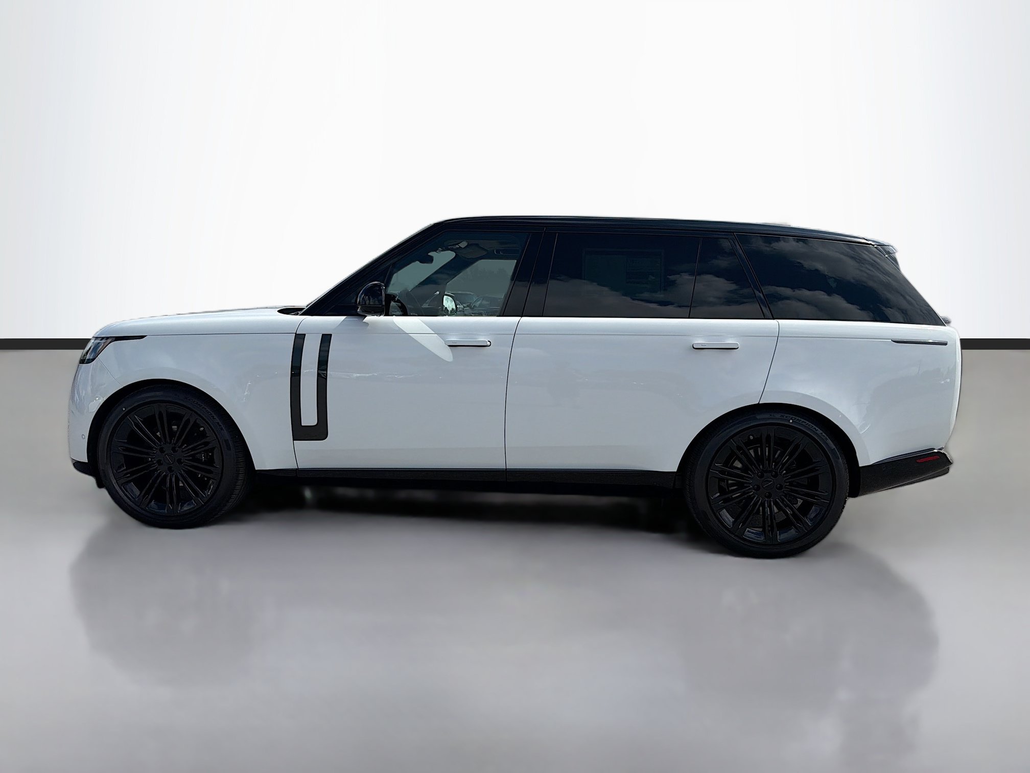 New 2026 Land Rover Range Rover Long Wheelbase SE AWD/4WD image 2