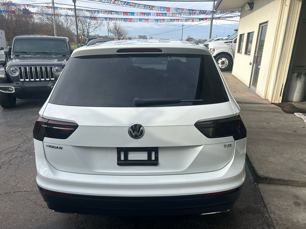 Used 2018 Volkswagen Tiguan S image 7