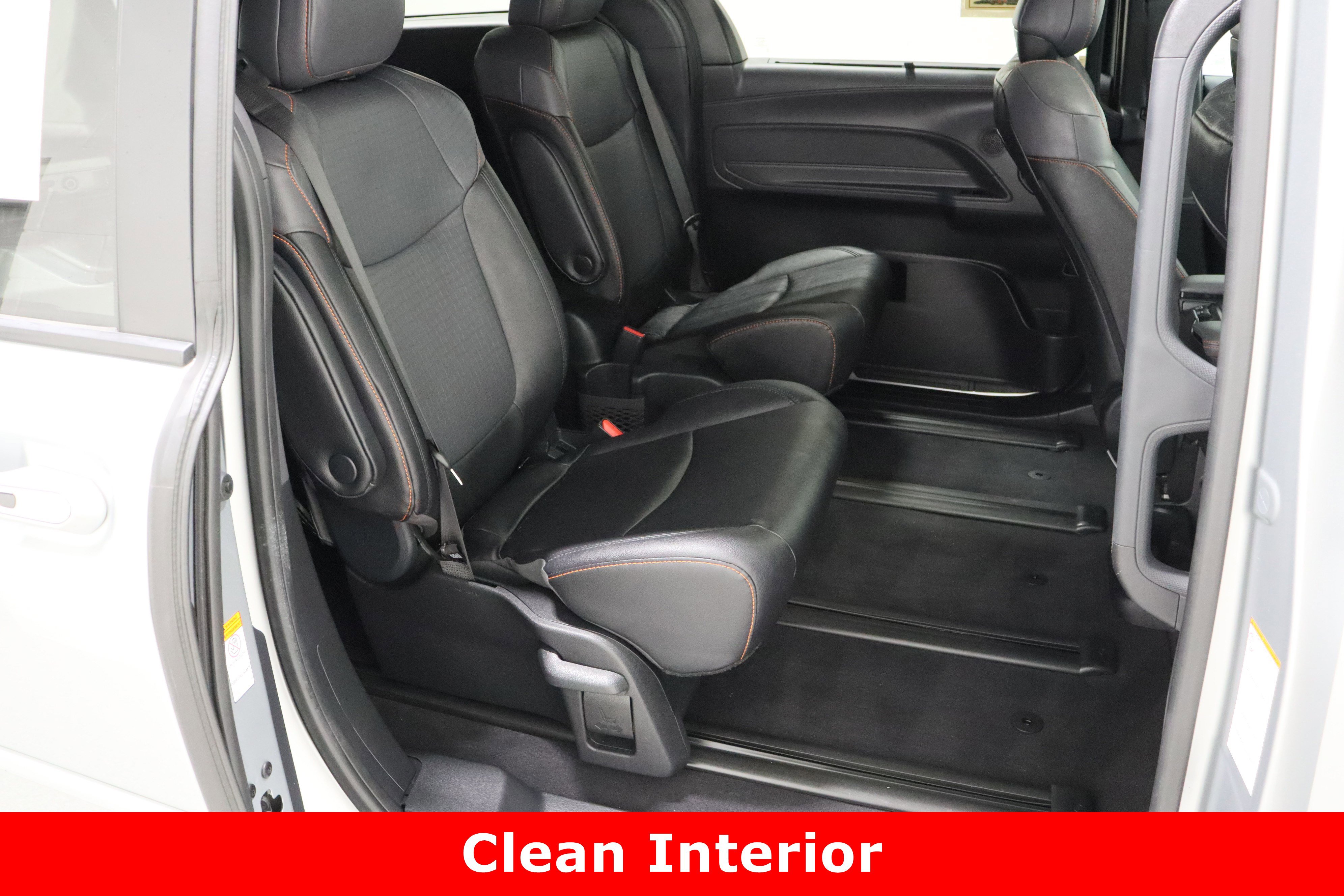 Used 2023 Toyota Sienna XSE image 39