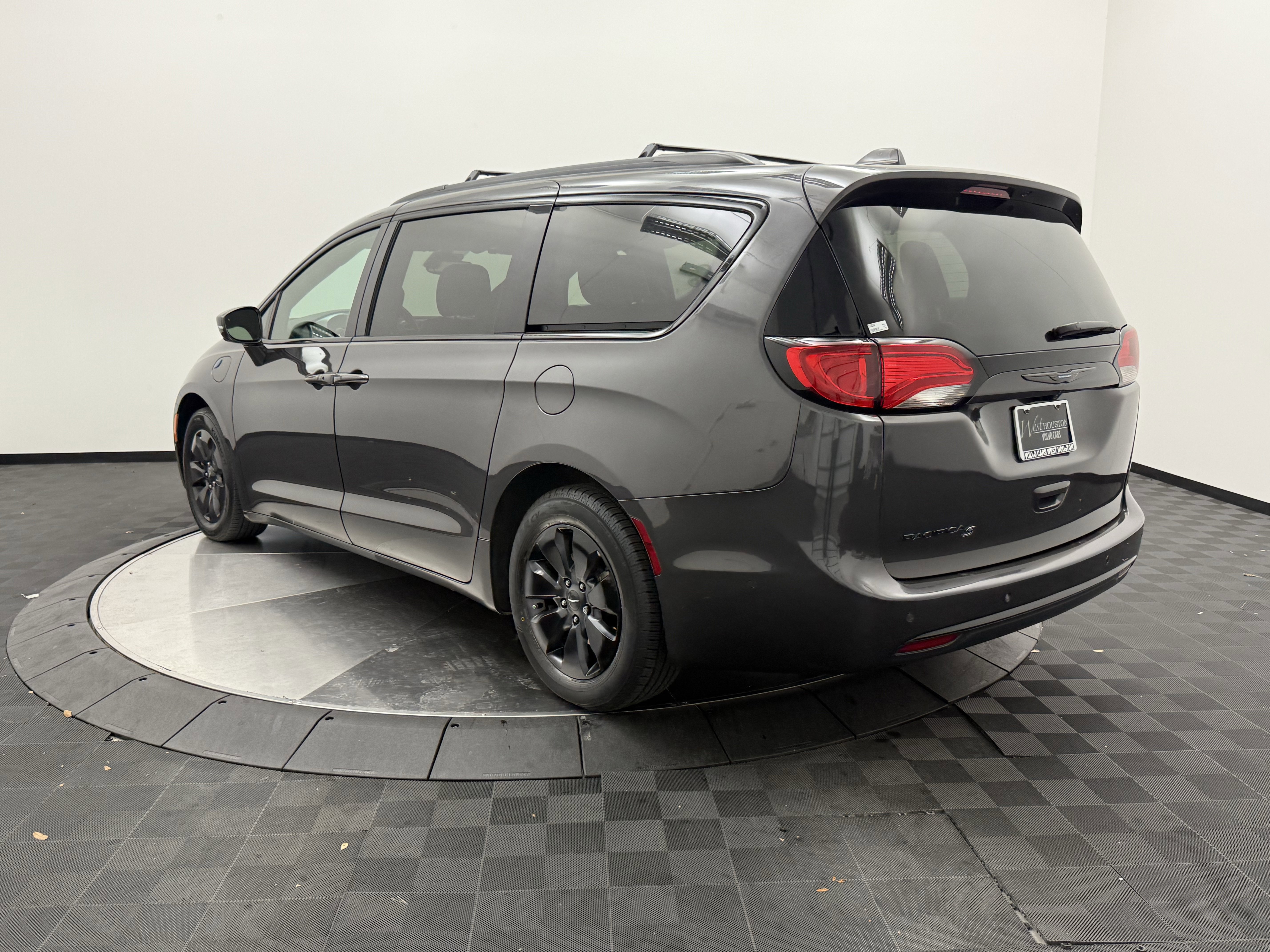 Used 2020 Chrysler Pacifica Limited w/ Advanced Safetytec Group FWD image 5