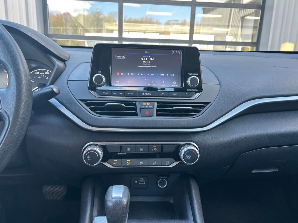 Used 2024 Nissan Altima 2.5 S FWD image 19