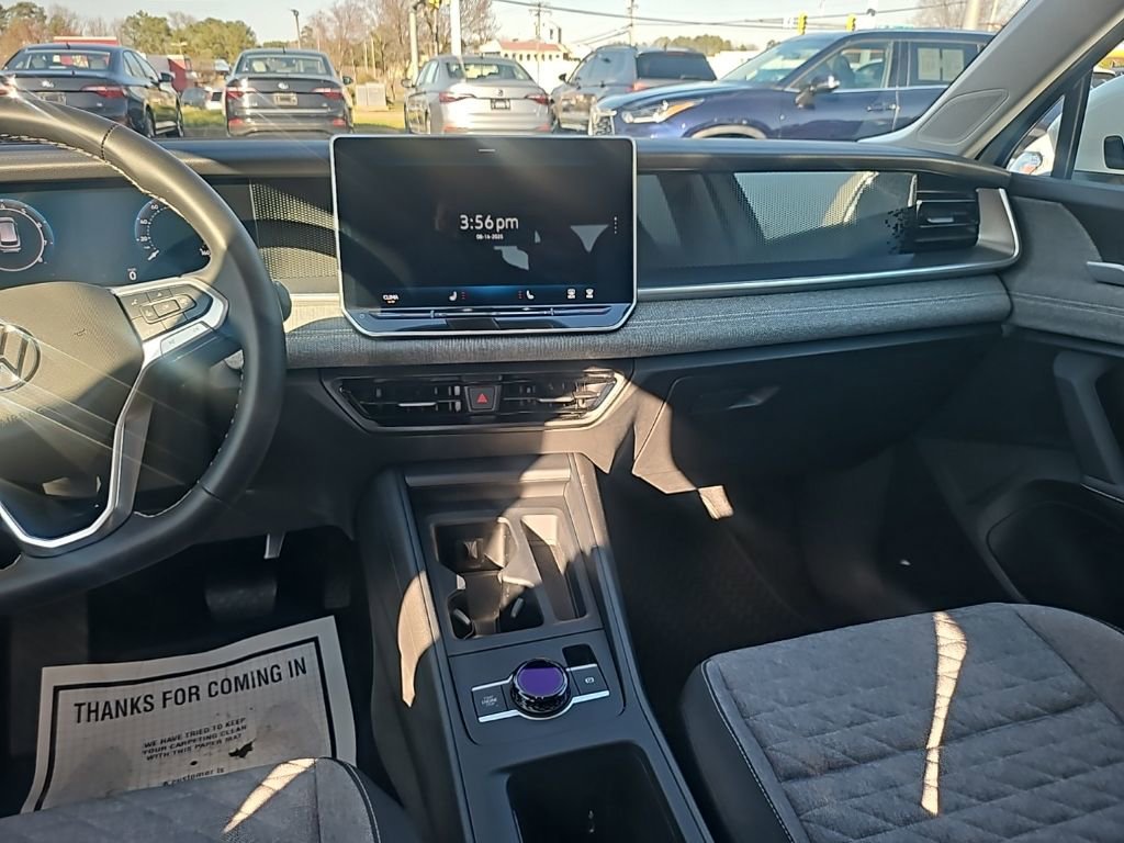 Certified 2025 Volkswagen Tiguan S image 11