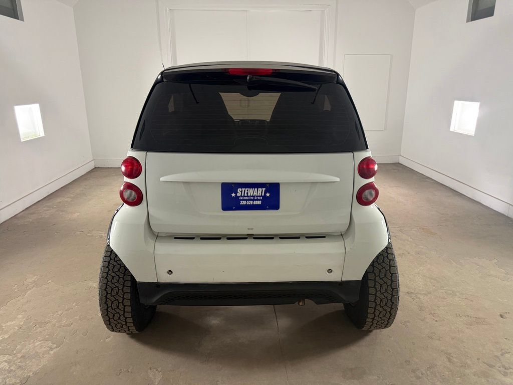 Used 2014 smart fortwo pure RWD image 4