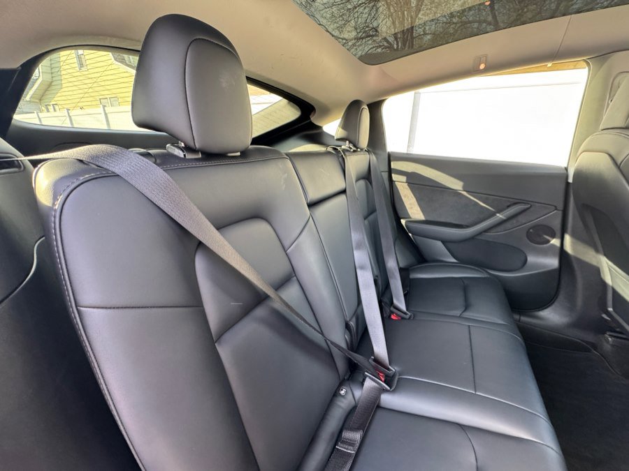 Used 2022 Tesla Model Y Performance image 35