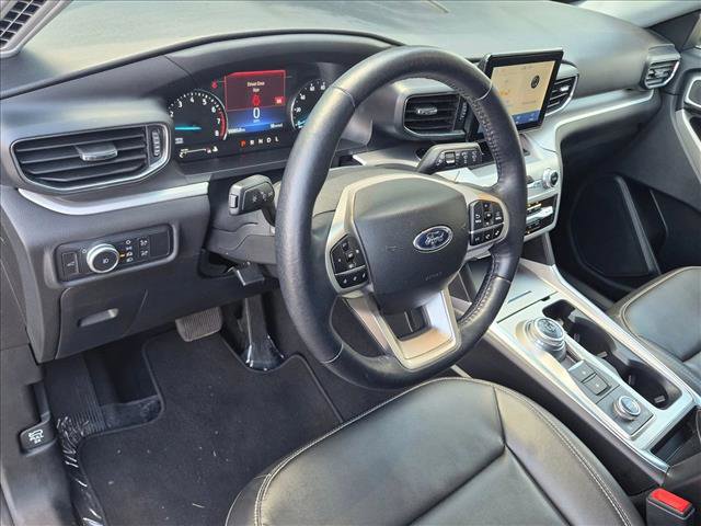 Used 2022 Ford Explorer XLT w/ Equipment Group 202A image 10