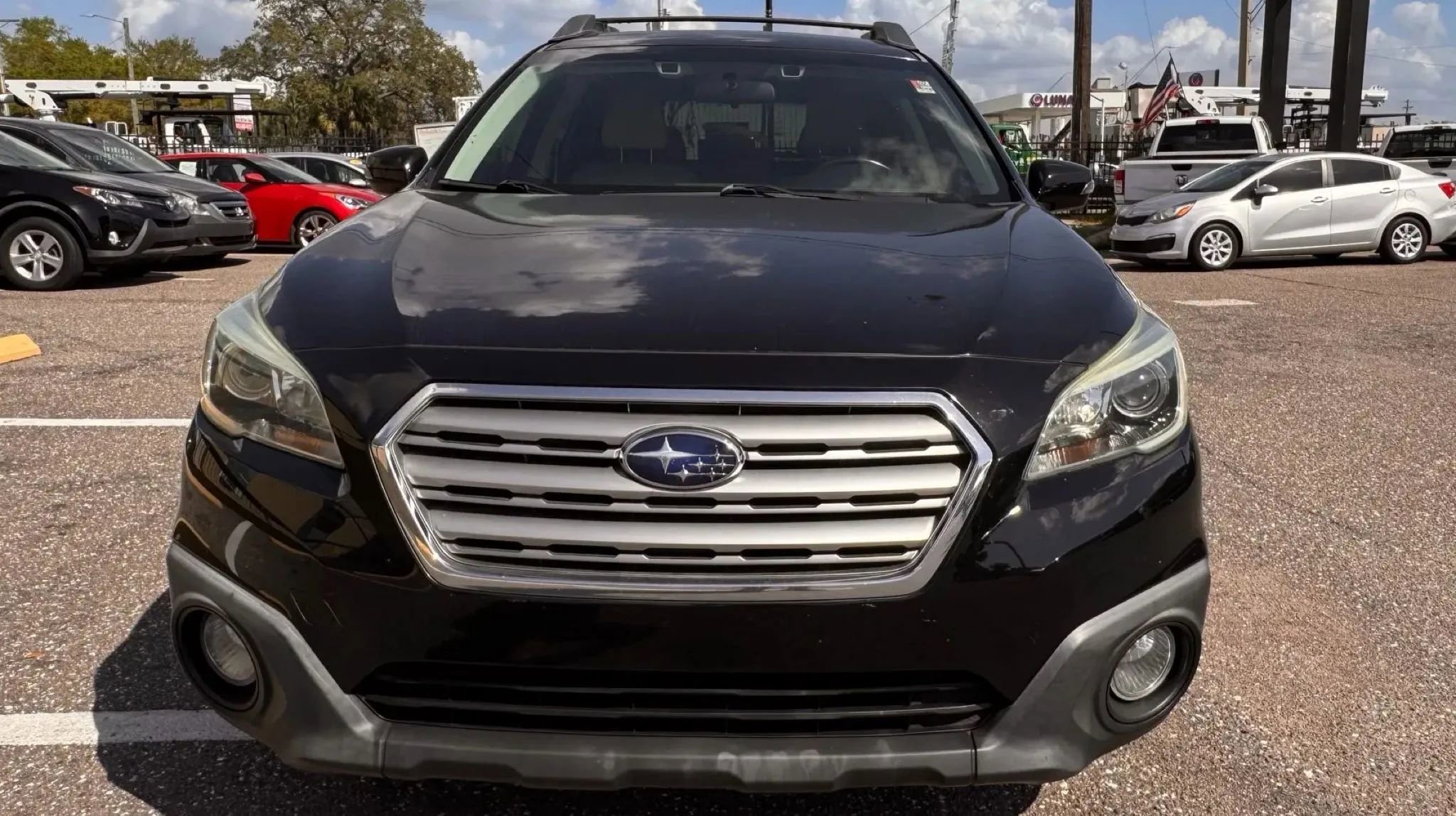 Used 2015 Subaru Outback 2.5i Premium AWD/4WD image 2