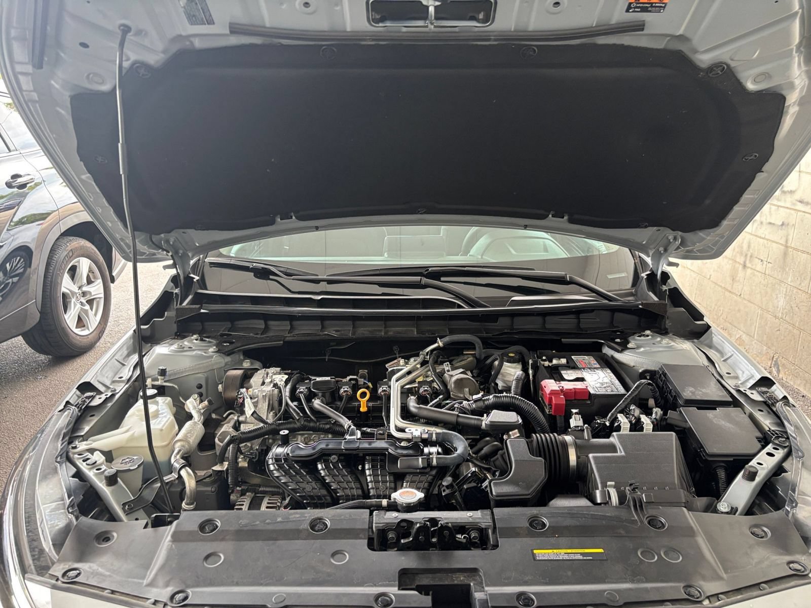 Used 2025 Nissan Altima 2.5 SV FWD image 32