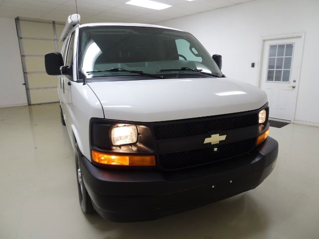 Used 2017 Chevrolet Express 2500 Extended image 7
