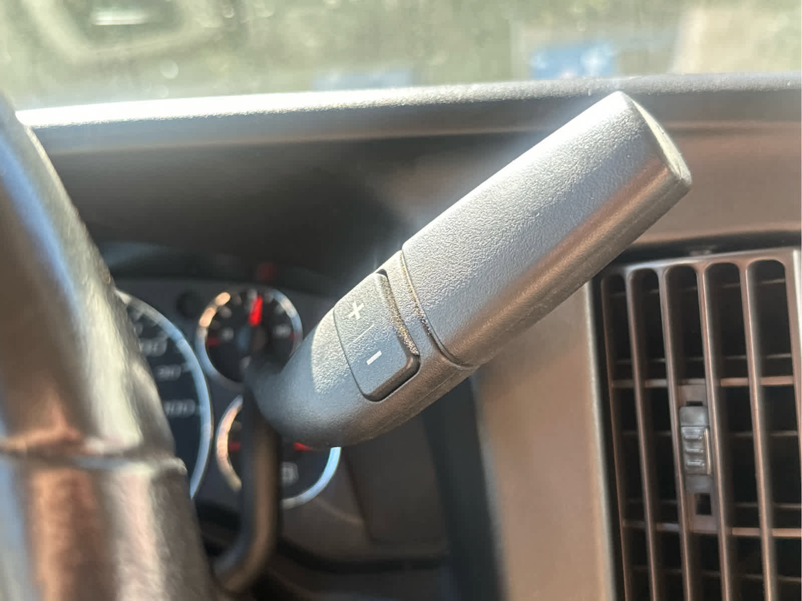 Used 2020 Chevrolet Express 3500 Extended w/ Driver Convenience Package image 28