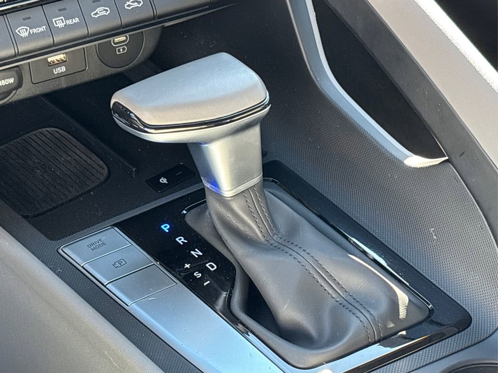 Certified 2025 Hyundai Elantra Sport image 33