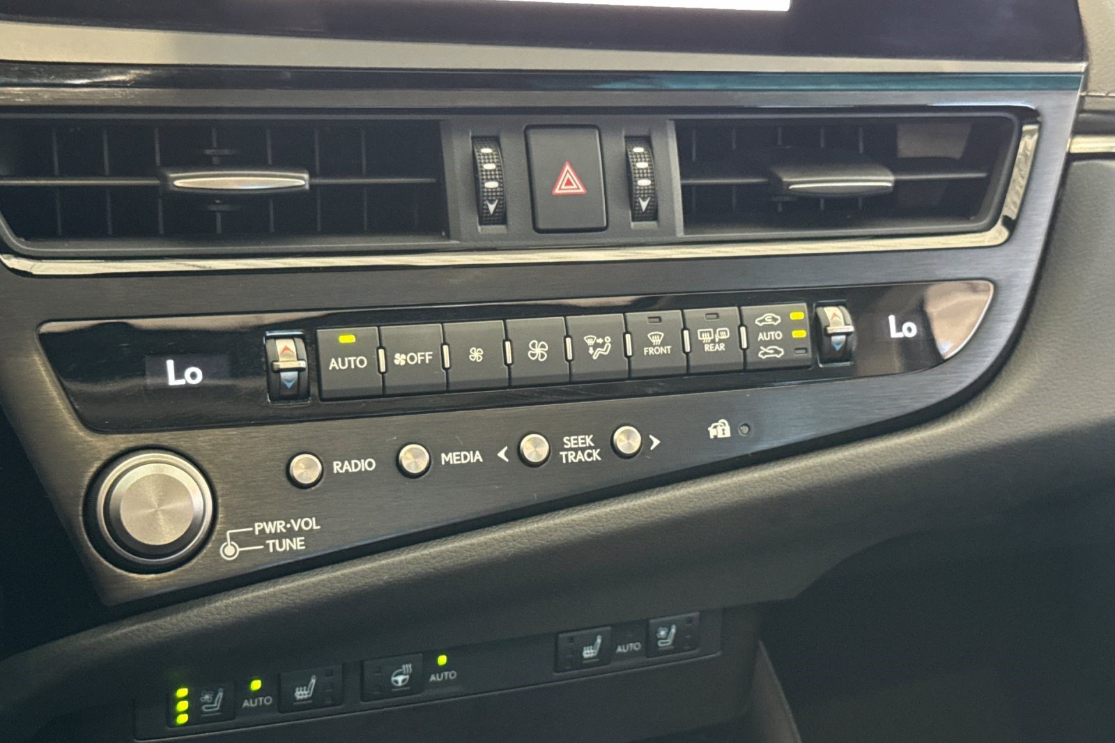 Certified 2025 Lexus ES 300h w/ Premium Package FWD image 25